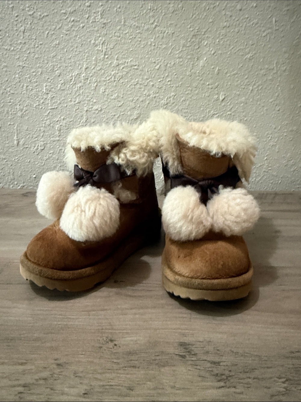 UGG Kids Chestnut Suede Pom Pom Boots with Cream Faux-Shearling